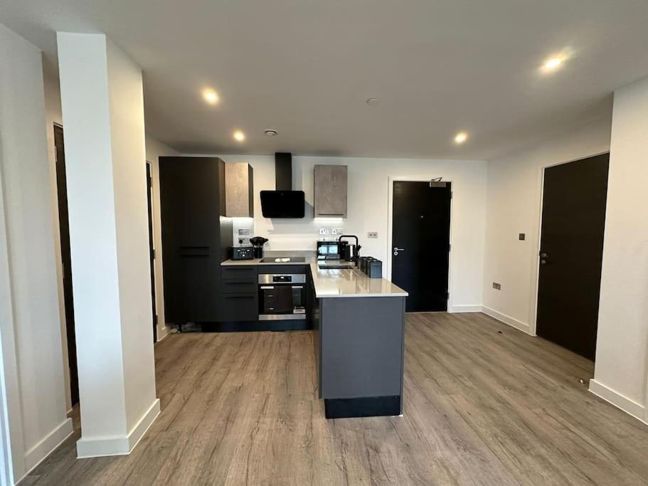 Stylish Central York Apartment Free Parking & Gym 外观 照片