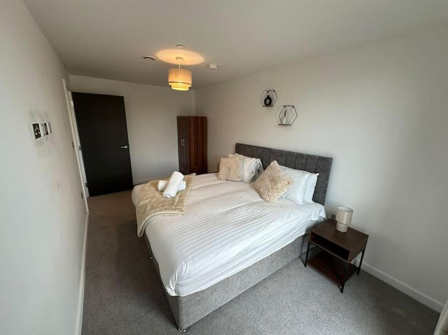 Stylish Central York Apartment Free Parking & Gym 外观 照片